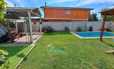 SINCRÓNICA PROPIEDADES VENDE HERMOSA CASA CÉNTRICA EN ALGARROBO