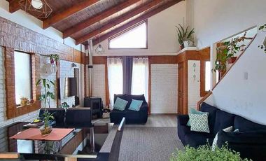 SINCRÓNICA PROPIEDADES VENDE HERMOSA CASA CÉNTRICA EN ALGARROBO