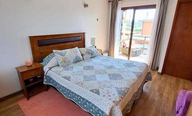 SINCRÓNICA PROPIEDADES VENDE HERMOSA CASA CÉNTRICA EN ALGARROBO