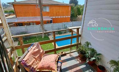 SINCRÓNICA PROPIEDADES VENDE HERMOSA CASA CÉNTRICA EN ALGARROBO