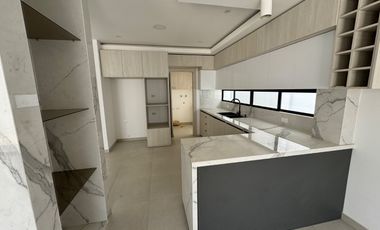Se vende casa de estreno de 3 dormitorios en Isla Celeste de Ciudad Celeste.