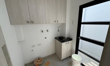 Se vende casa de estreno de 3 dormitorios en Isla Celeste de Ciudad Celeste.
