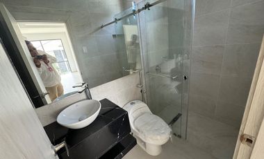 Se vende casa de estreno de 3 dormitorios en Isla Celeste de Ciudad Celeste.