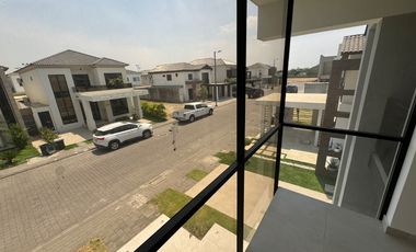 Se vende casa de estreno de 3 dormitorios en Isla Celeste de Ciudad Celeste.