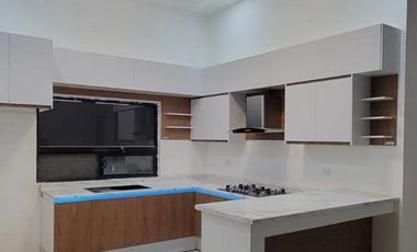 𝗟𝗔 𝗖𝗔𝗦𝗔 𝗤𝗨𝗘 𝗘𝗦𝗧𝗔𝗕𝗔𝗦 𝗘𝗦𝗣𝗘𝗥𝗔𝗡𝗗𝗢 – ¡𝗘𝗡 𝗨𝗡𝗔 𝗦𝗢𝗟𝗔 𝗣𝗟𝗔𝗡𝗧𝗔