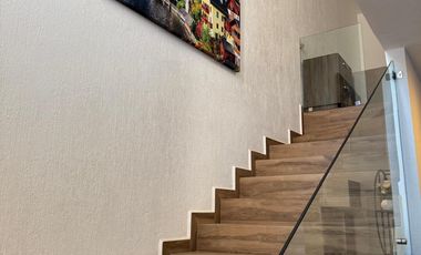 Casa Amueblada en Renta; Condominio Vilanova Hábitat Residencial, Fracc. Jarretaderas, Nayarit.