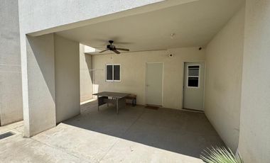 Casa Amueblada en Renta; Condominio Vilanova Hábitat Residencial, Fracc. Jarretaderas, Nayarit.