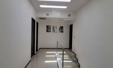 𝗥𝗘𝗦𝗜𝗗𝗘𝗡𝗖𝗜𝗔 𝗘𝗡 𝗨𝗡 𝗘𝗡𝗧𝗢𝗥𝗡𝗢 𝗗𝗘 𝗟𝗨𝗝𝗢 𝗨𝗕𝗜𝗖𝗔𝗗𝗔 𝗘𝗡 𝗔𝗟𝗧𝗔𝗥𝗜𝗔