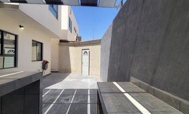 𝗥𝗘𝗦𝗜𝗗𝗘𝗡𝗖𝗜𝗔 𝗘𝗡 𝗨𝗡 𝗘𝗡𝗧𝗢𝗥𝗡𝗢 𝗗𝗘 𝗟𝗨𝗝𝗢 𝗨𝗕𝗜𝗖𝗔𝗗𝗔 𝗘𝗡 𝗔𝗟𝗧𝗔𝗥𝗜𝗔