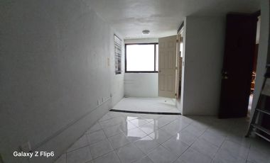 Recámara con baño propio a unos pasos del metro Culhuacán