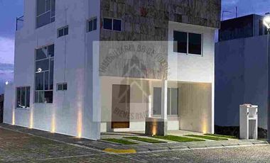 VENTA DE TERRENOS EN FRACCIONAMIENTO CON AMENIDADES LA VID RESIDENCIAL CUAUTLANCINGO ALBERCA SALÓN DE USOS MÚLTIPLES ASADORES COWORKING PALAPA GYM  SALA PROYECCIÓN SE ACEPTAN TODOS LOS CRÉDITOS