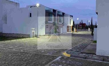 VENTA DE TERRENOS EN FRACCIONAMIENTO CON AMENIDADES LA VID RESIDENCIAL CUAUTLANCINGO ALBERCA SALÓN DE USOS MÚLTIPLES ASADORES COWORKING PALAPA GYM  SALA PROYECCIÓN SE ACEPTAN TODOS LOS CRÉDITOS