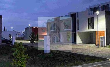 VENTA DE TERRENOS EN FRACCIONAMIENTO CON AMENIDADES LA VID RESIDENCIAL CUAUTLANCINGO ALBERCA SALÓN DE USOS MÚLTIPLES ASADORES COWORKING PALAPA GYM  SALA PROYECCIÓN SE ACEPTAN TODOS LOS CRÉDITOS