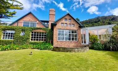 Esta CASA CAMPESTRE tiene todo si buscas confort, exclusividad, seguridad y vivir rodeado de naturaleza