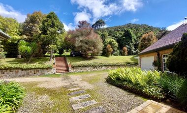 Esta CASA CAMPESTRE tiene todo si buscas confort, exclusividad, seguridad y vivir rodeado de naturaleza
