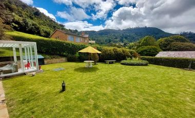 Esta CASA CAMPESTRE tiene todo si buscas confort, exclusividad, seguridad y vivir rodeado de naturaleza