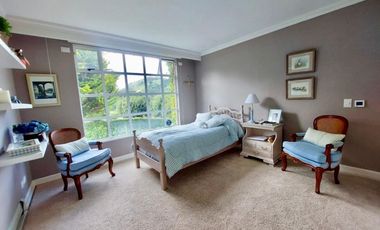 Esta CASA CAMPESTRE tiene todo si buscas confort, exclusividad, seguridad y vivir rodeado de naturaleza