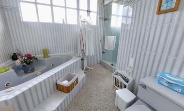 Esta CASA CAMPESTRE tiene todo si buscas confort, exclusividad, seguridad y vivir rodeado de naturaleza