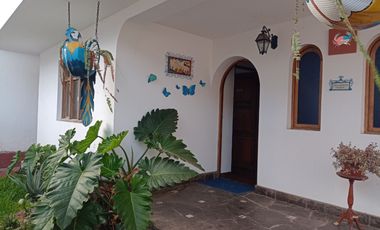 Urb. El Recreo Casa de 309.48m2 ideal para Clínica o Empresa