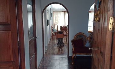 Urb. El Recreo Casa de 309.48m2 ideal para Clínica o Empresa