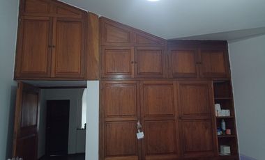 Urb. El Recreo Casa de 309.48m2 ideal para Clínica o Empresa