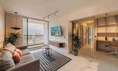 Venta de espectacular apartamento remodelado en poblado,sector milla de oro