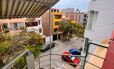 Venta de Casa de 4 Pisos en Salvador Dali – Santiago de Surco
