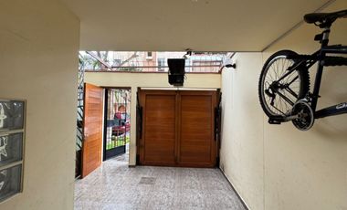 Venta de Casa de 4 Pisos en Salvador Dali – Santiago de Surco