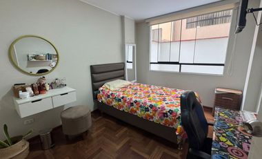 Venta de Casa de 4 Pisos en Salvador Dali – Santiago de Surco