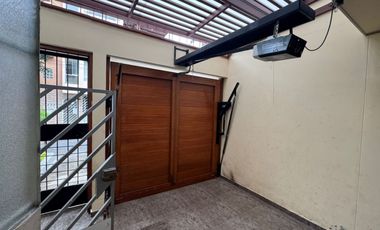 Venta de Casa de 4 Pisos en Salvador Dali – Santiago de Surco