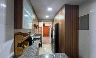 Venta de Casa de 4 Pisos en Salvador Dali – Santiago de Surco