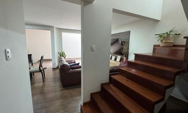 Venta de Casa de 4 Pisos en Salvador Dali – Santiago de Surco