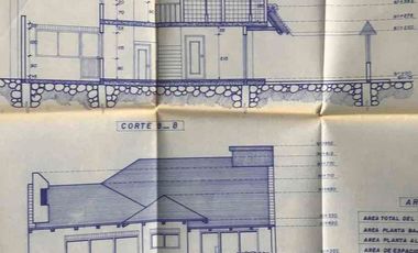 Hermosa casa de dos pisos amplia y segura