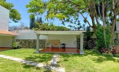 Hermosa y amplia casa CON PISCINA en remate en Segunda Priv. India Bonita, Centro, 62550 Jiutepec, Mor. (NO SE ACEPTAN CREDITOS) ENTREGA INMEDIATA