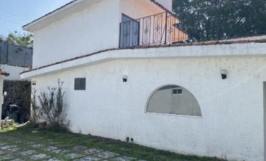 Hermosa y amplia casa CON PISCINA en remate en Segunda Priv. India Bonita, Centro, 62550 Jiutepec, Mor. (NO SE ACEPTAN CREDITOS) ENTREGA INMEDIATA