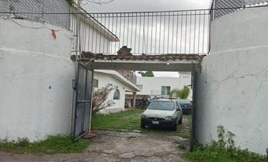 Hermosa y amplia casa CON PISCINA en remate en Segunda Priv. India Bonita, Centro, 62550 Jiutepec, Mor. (NO SE ACEPTAN CREDITOS) ENTREGA INMEDIATA