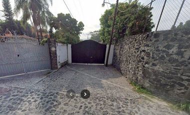 Hermosa y amplia casa CON PISCINA en remate en Segunda Priv. India Bonita, Centro, 62550 Jiutepec, Mor. (NO SE ACEPTAN CREDITOS) ENTREGA INMEDIATA