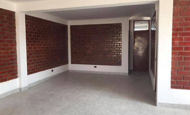 🏡 Venta de Casa con Piscina en Asia – Km 102 🌊☀️