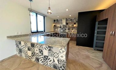 En venta planta alta duplex terraza amplia en zibata 4 recamaras 3 baños 2 autos