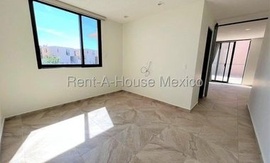 En venta planta alta duplex terraza amplia en zibata 4 recamaras 3 baños 2 autos