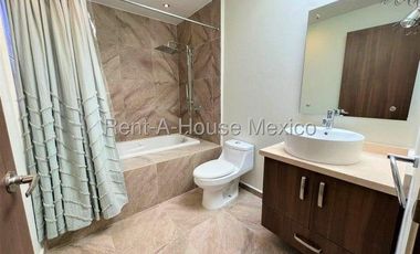 En venta planta alta duplex terraza amplia en zibata 4 recamaras 3 baños 2 autos