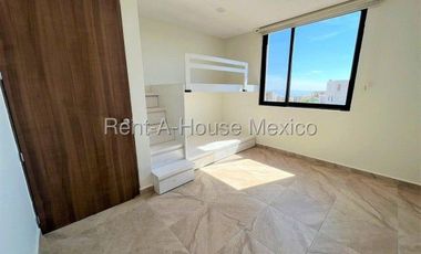 En venta planta alta duplex terraza amplia en zibata 4 recamaras 3 baños 2 autos