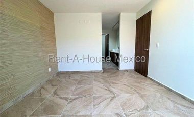 En venta planta alta duplex terraza amplia en zibata 4 recamaras 3 baños 2 autos