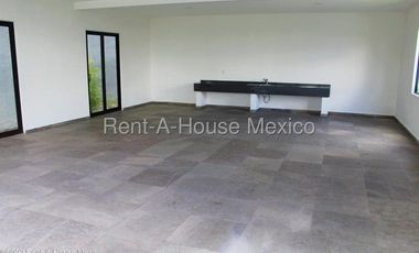 En venta planta alta duplex terraza amplia en zibata 4 recamaras 3 baños 2 autos