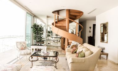 Penthouse de 4 habitaciones, en Country Towers.