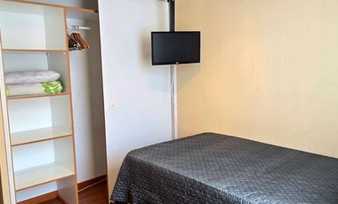 SE ARRIENDA DEPTO AMOBLADO EN COND. TRES MARES, CARIBE.