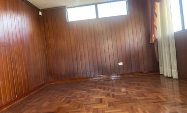 De venta , casa en Ponciano sector de Carcelén. Quito , Ecuador.