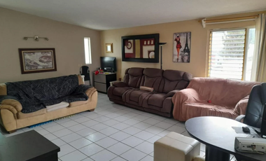 Casa en Venta Santa Ana Tepetitlán, Junto a Bugambilias en Zapopan