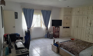 Casa en Venta Santa Ana Tepetitlán, Junto a Bugambilias en Zapopan