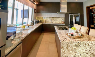 Casa Venta con Recamara en Planta Baja, en la Rioja, Tlajomulco de Zúñiga